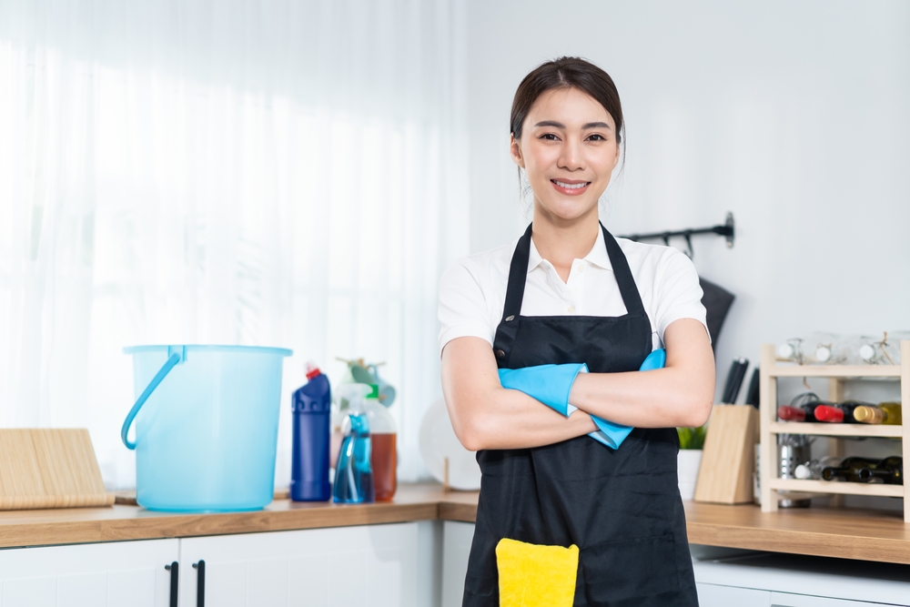Portrait,Of,Asian,Young,Cleaning,Service,Woman,Worker,Working,In On Call Maid Service